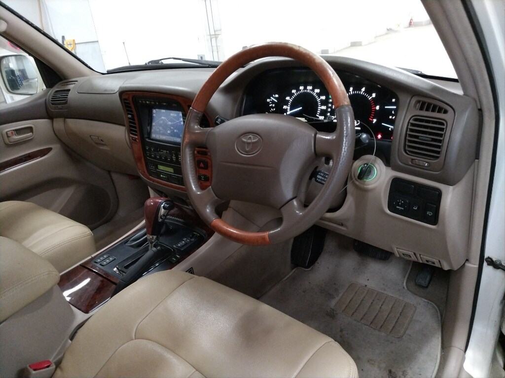 TOYOTA  LAND CRUISER - 3
