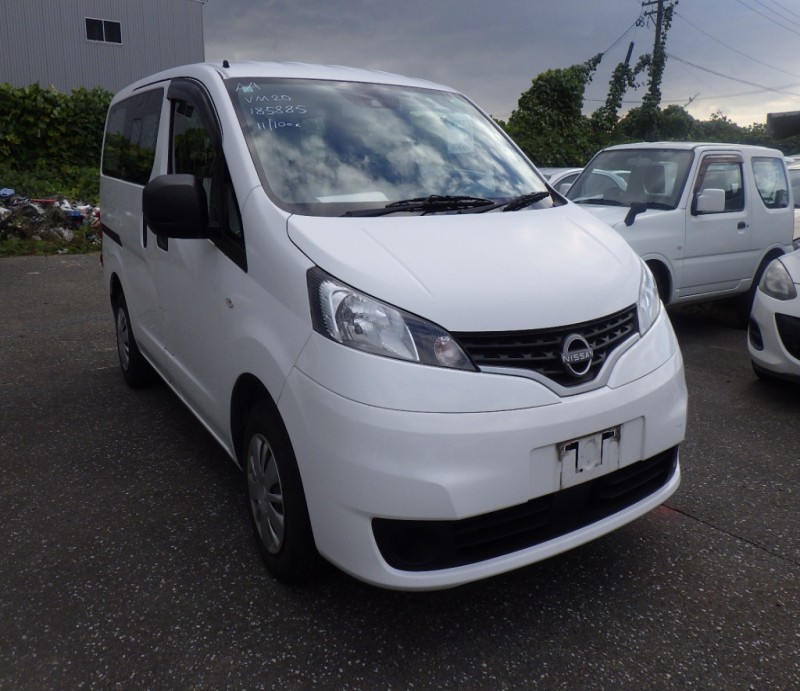 NISSAN  NV200