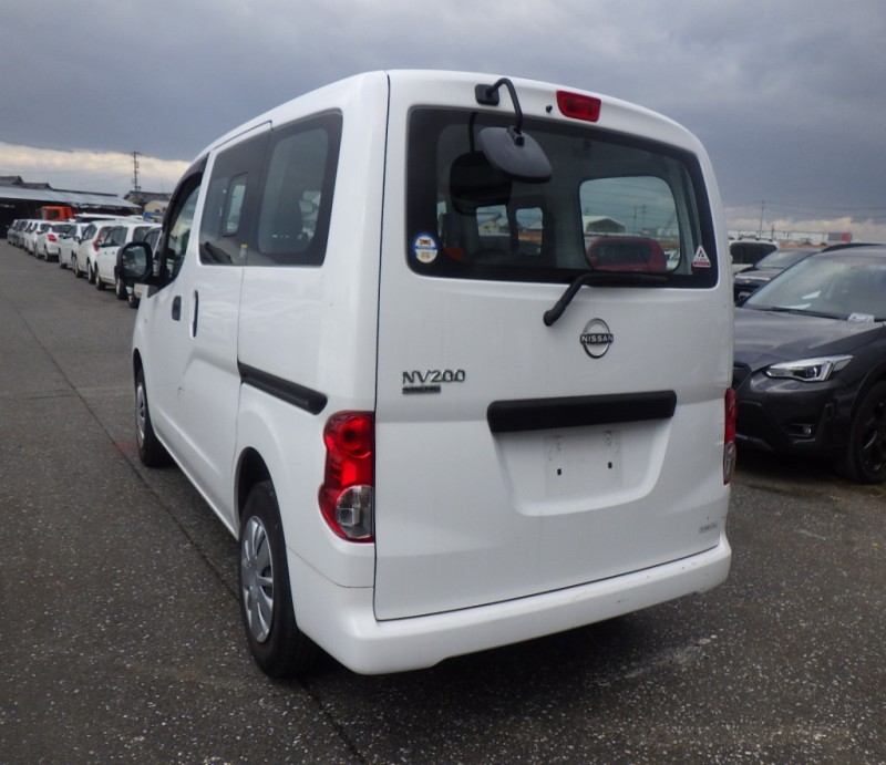NISSAN  NV200 - 4